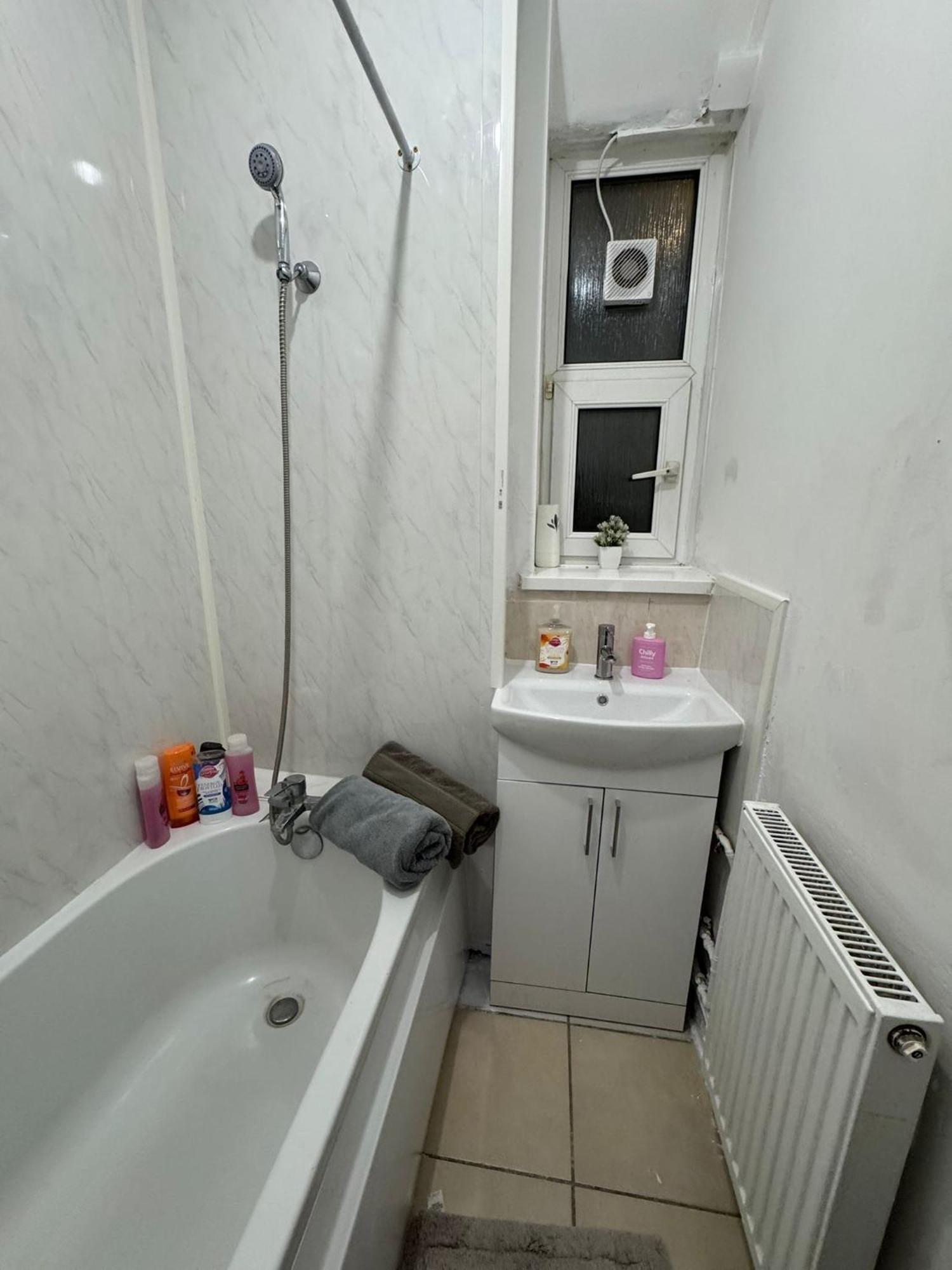1 Bedroom Flat In Whitechapel, London Ngoại thất bức ảnh
